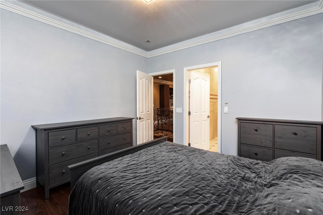 1504 Castle Wall Street