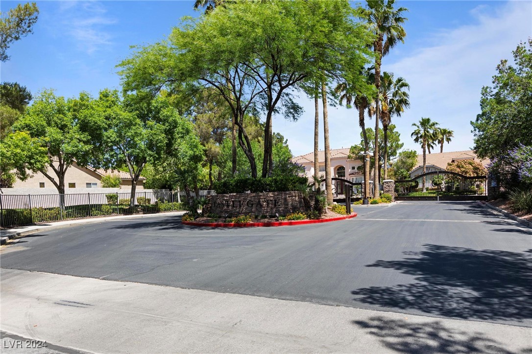 1504 Castle Wall Street