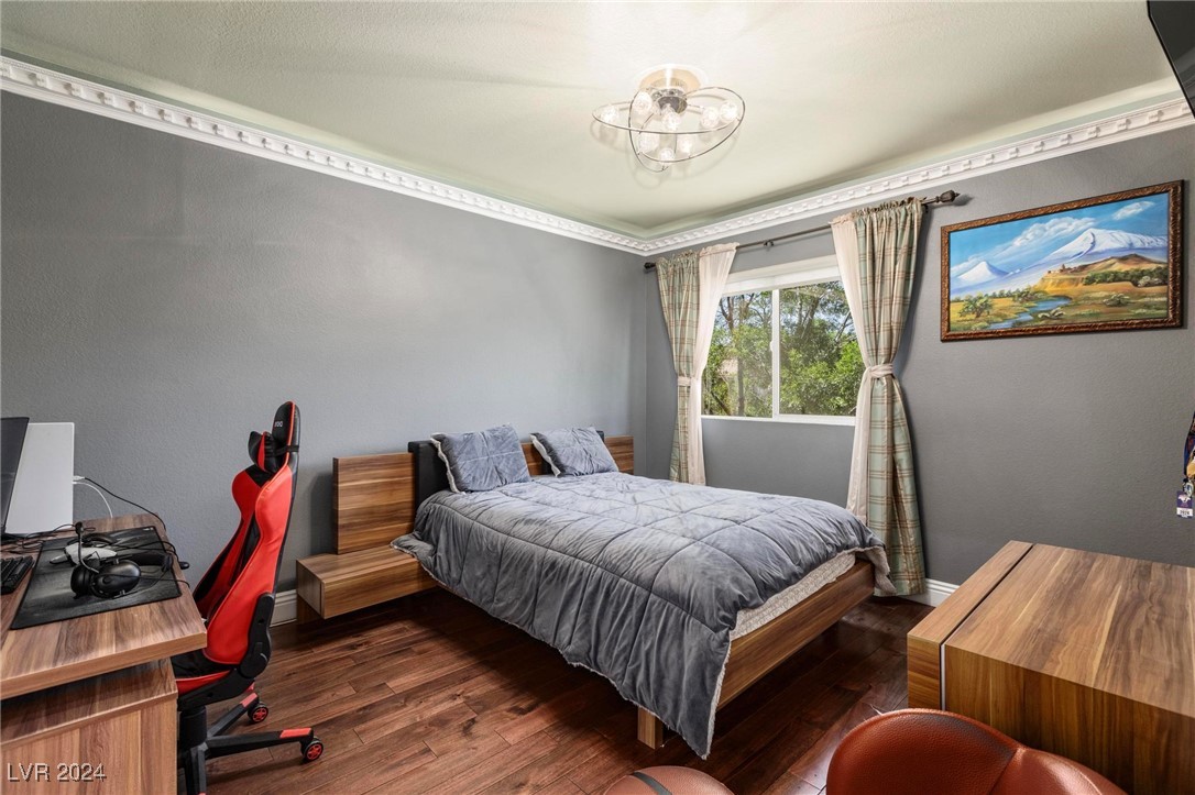 1504 Castle Wall Street