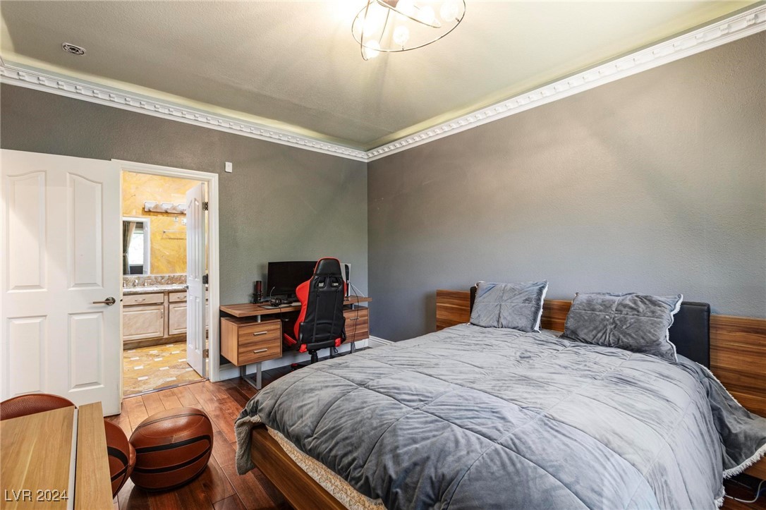 1504 Castle Wall Street