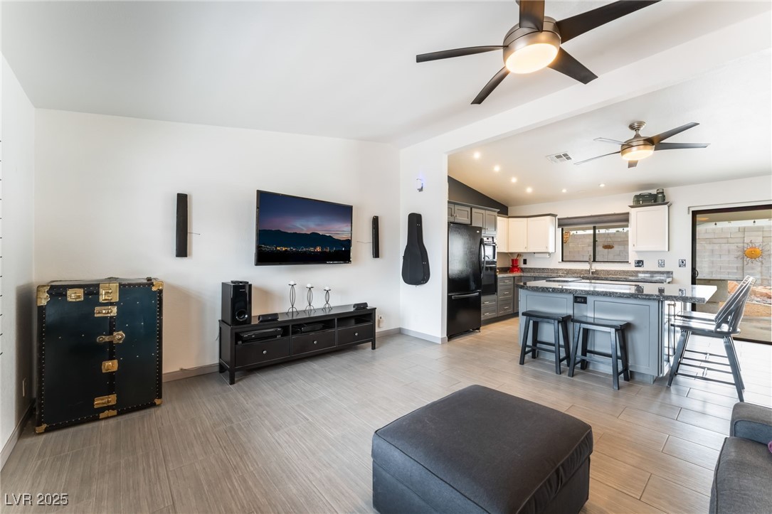 6594 Casa Linda Drive