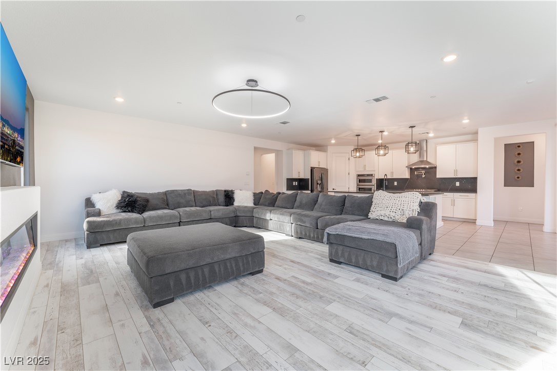 8648 Cloverbelle Street