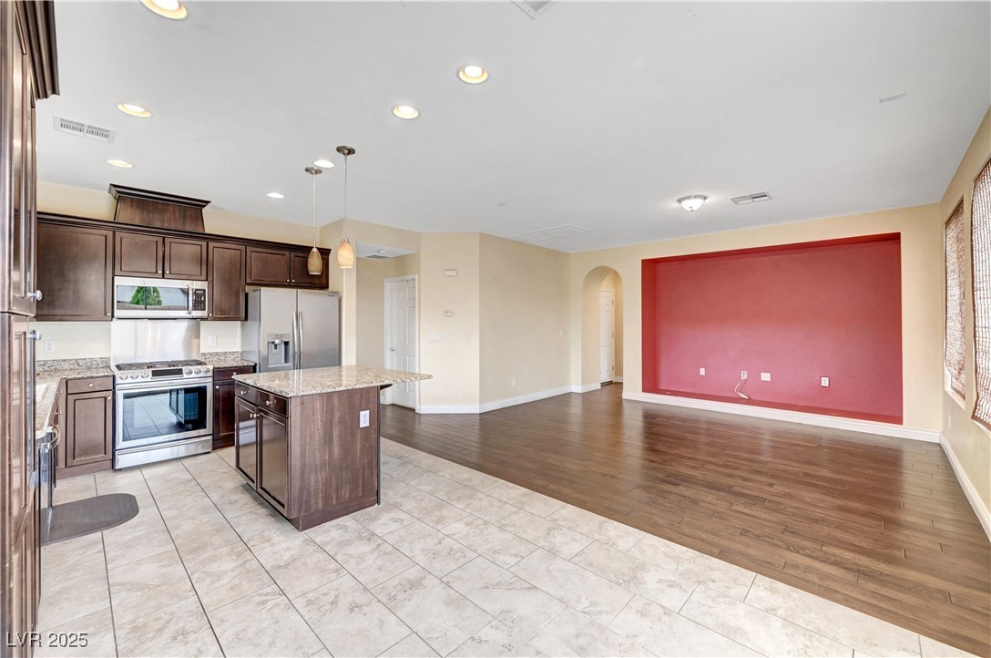 10247 Gladstone Peak Street