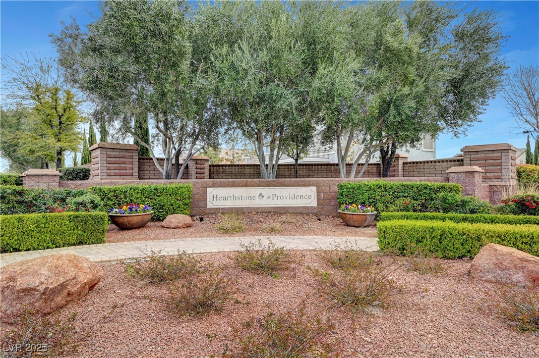 10247 Gladstone Peak Street