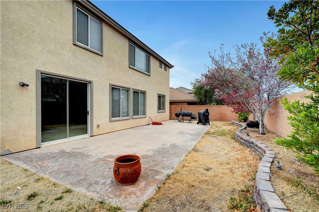 10247 Gladstone Peak Street