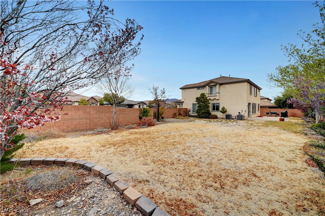 10247 Gladstone Peak Street