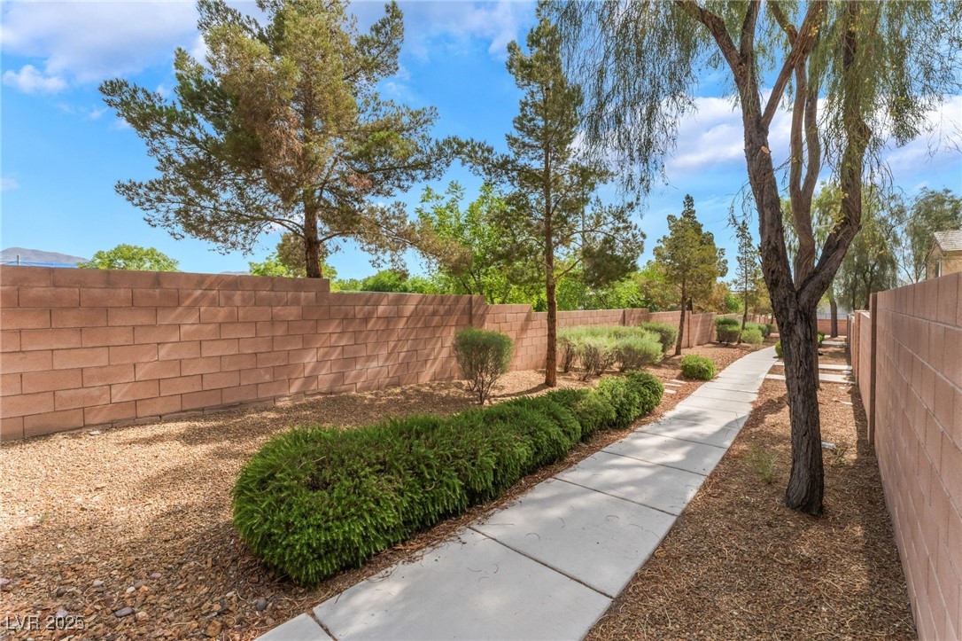 28 Yellow Flame Avenue