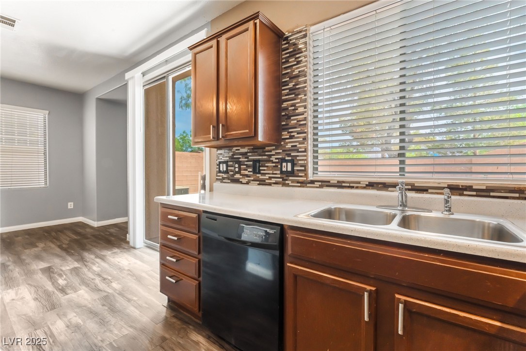 28 Yellow Flame Avenue