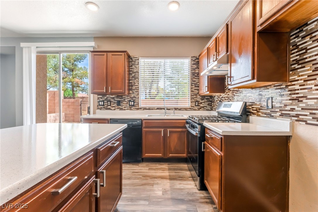 28 Yellow Flame Avenue