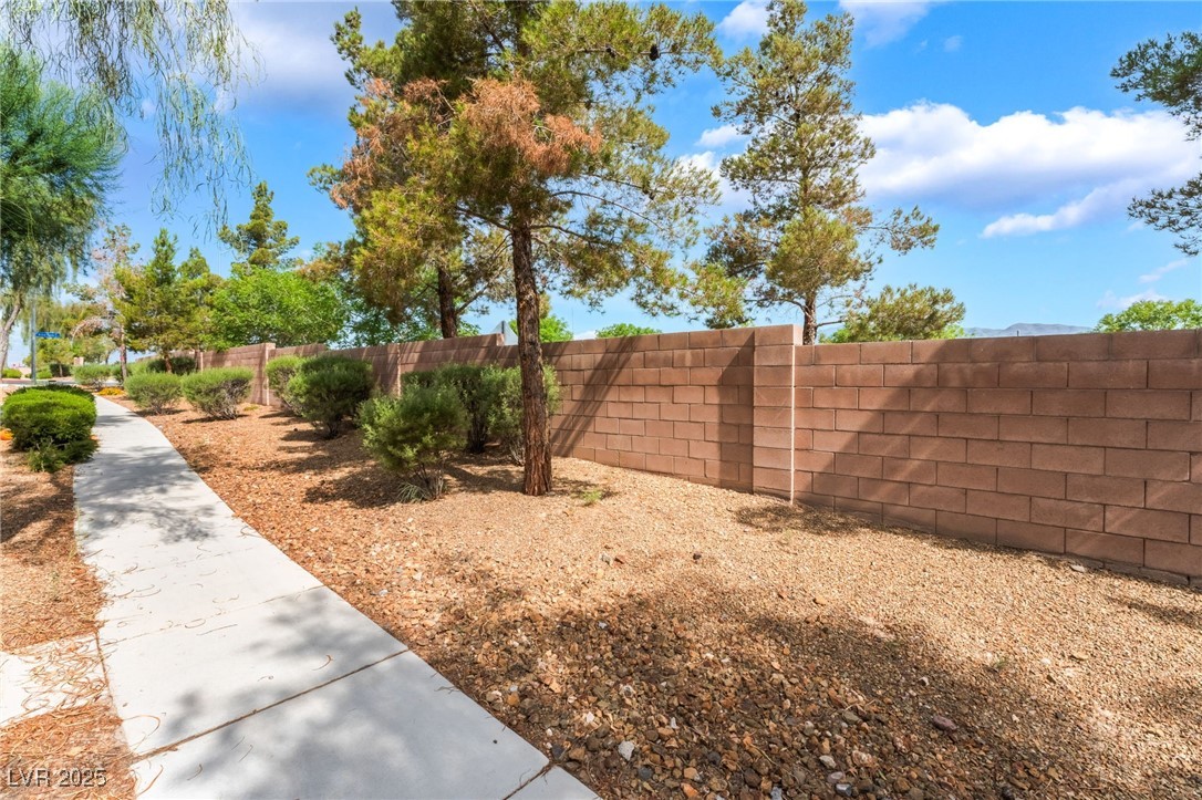 28 Yellow Flame Avenue