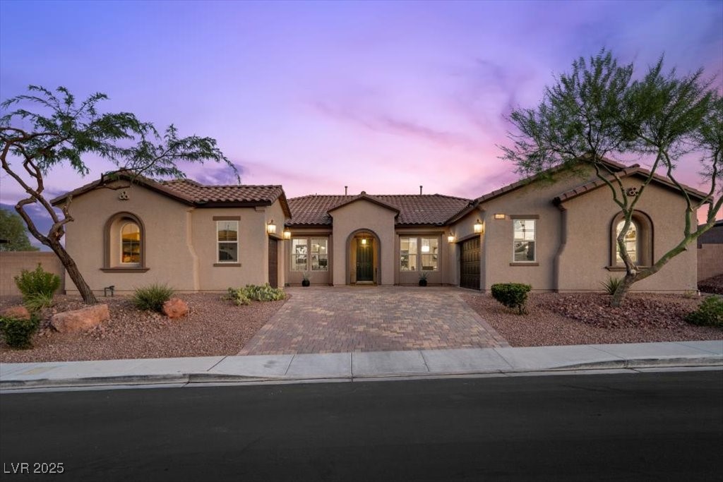 10429 Oak Terrace Avenue