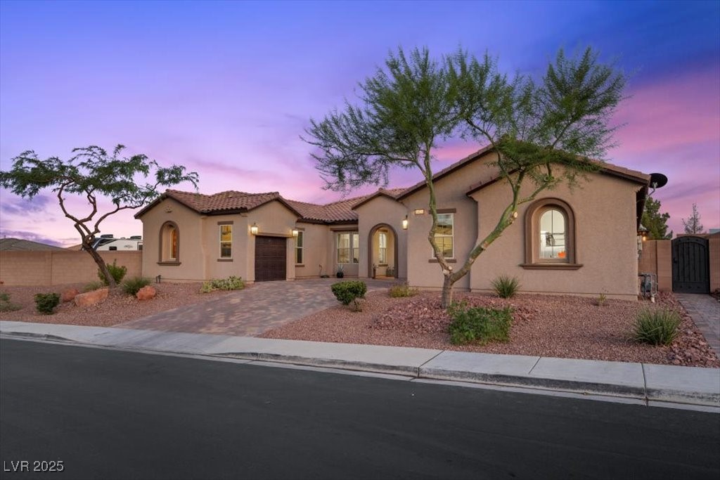 10429 Oak Terrace Avenue