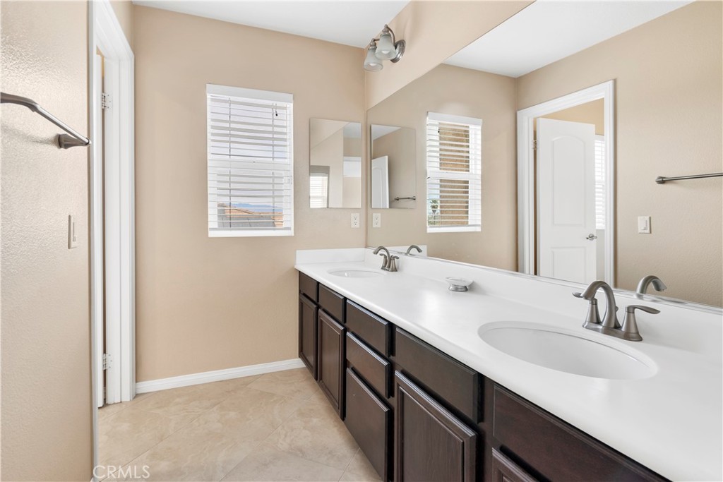 16171 Hillsmont Lane