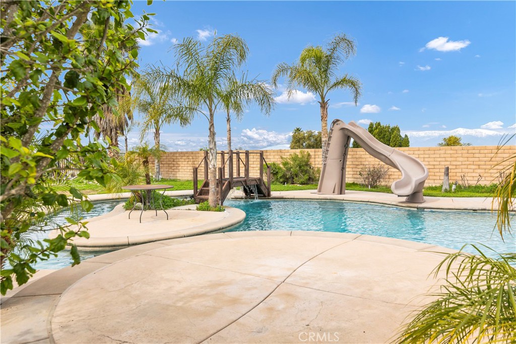 16171 Hillsmont Lane