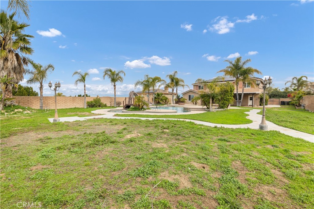 16171 Hillsmont Lane