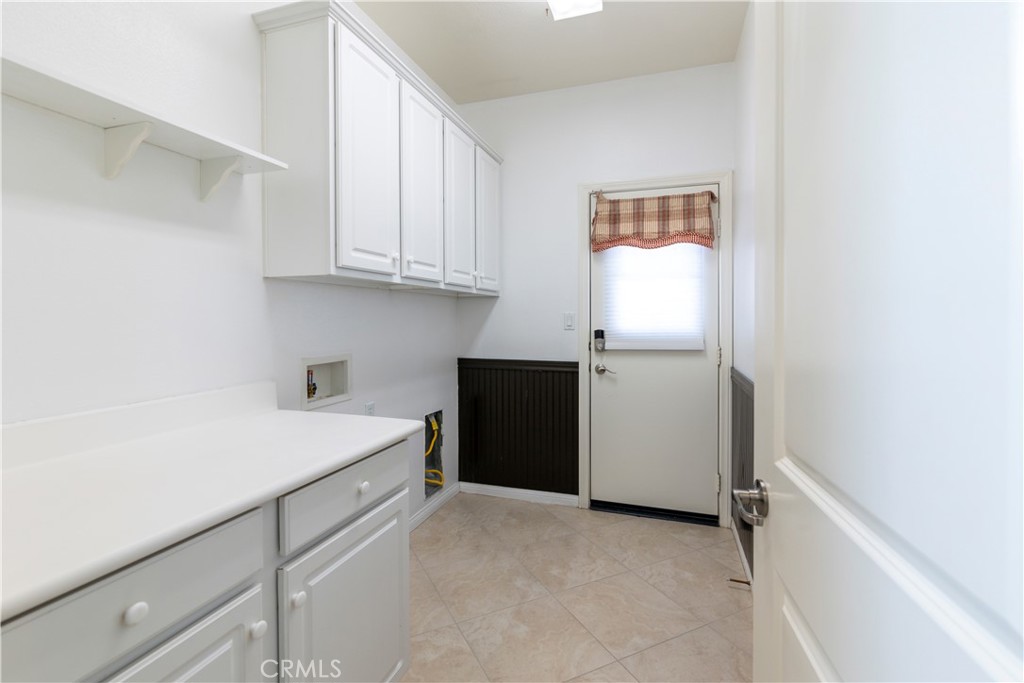 16171 Hillsmont Lane