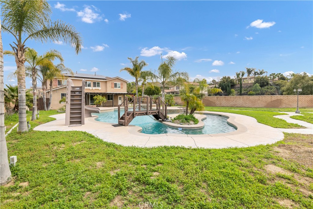 16171 Hillsmont Lane