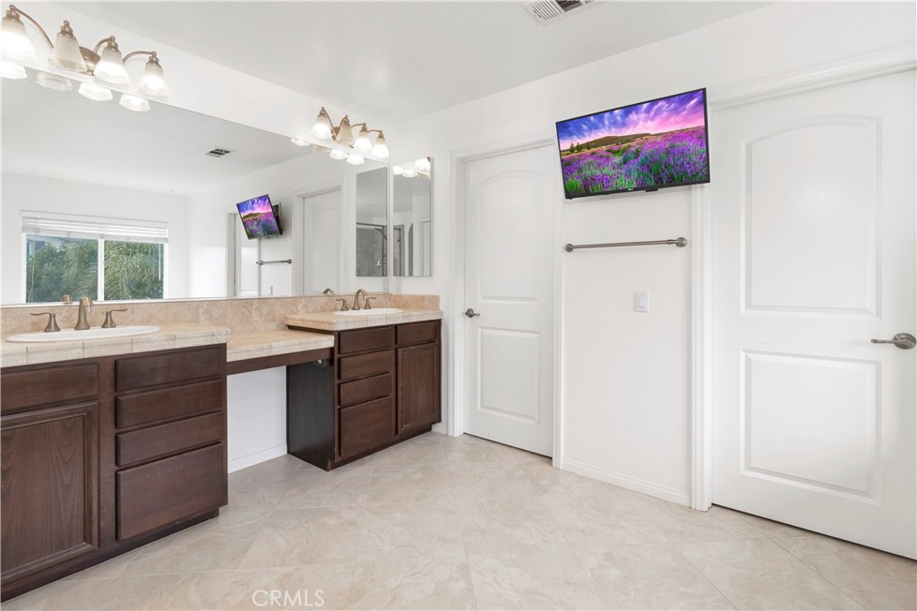 16171 Hillsmont Lane