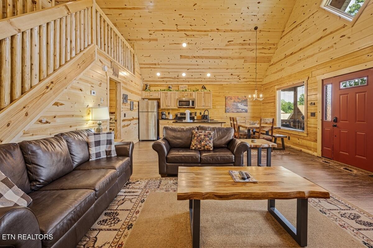 220 Forrest Loop Way