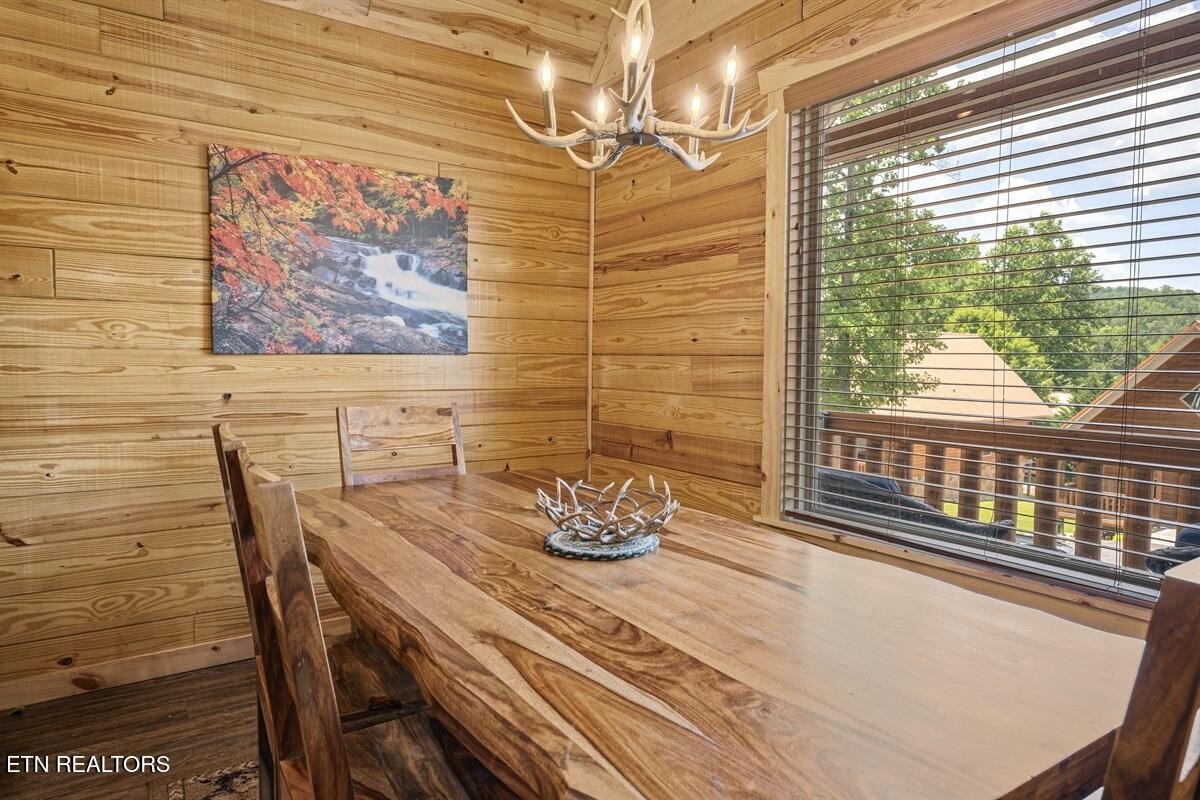 220 Forrest Loop Way
