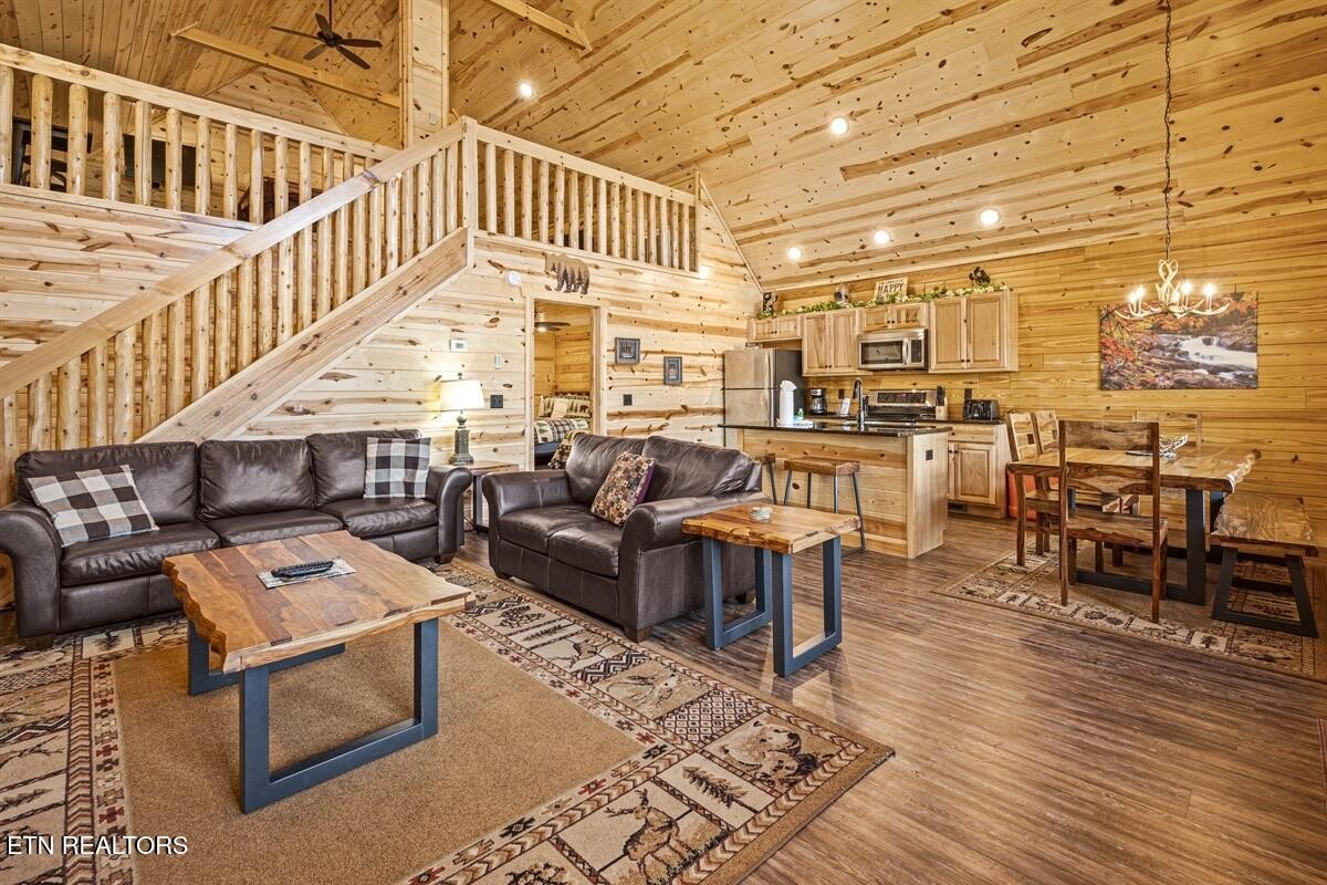 220 Forrest Loop Way