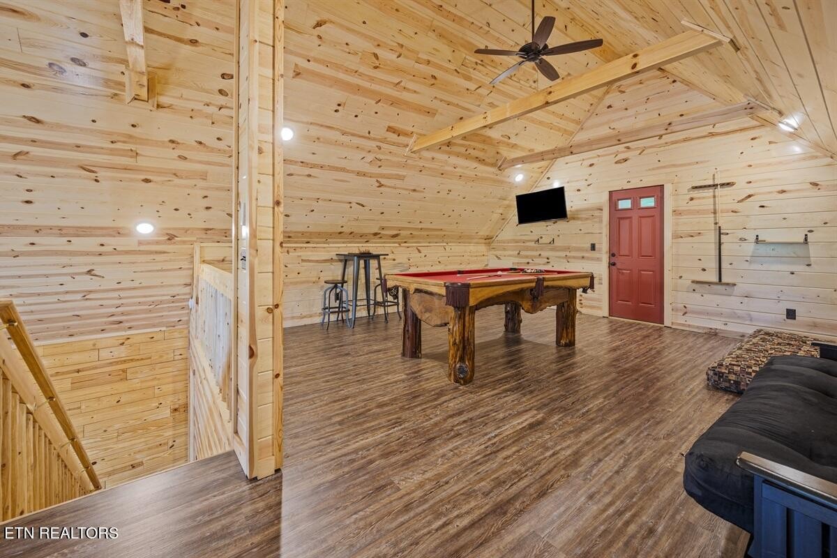 220 Forrest Loop Way