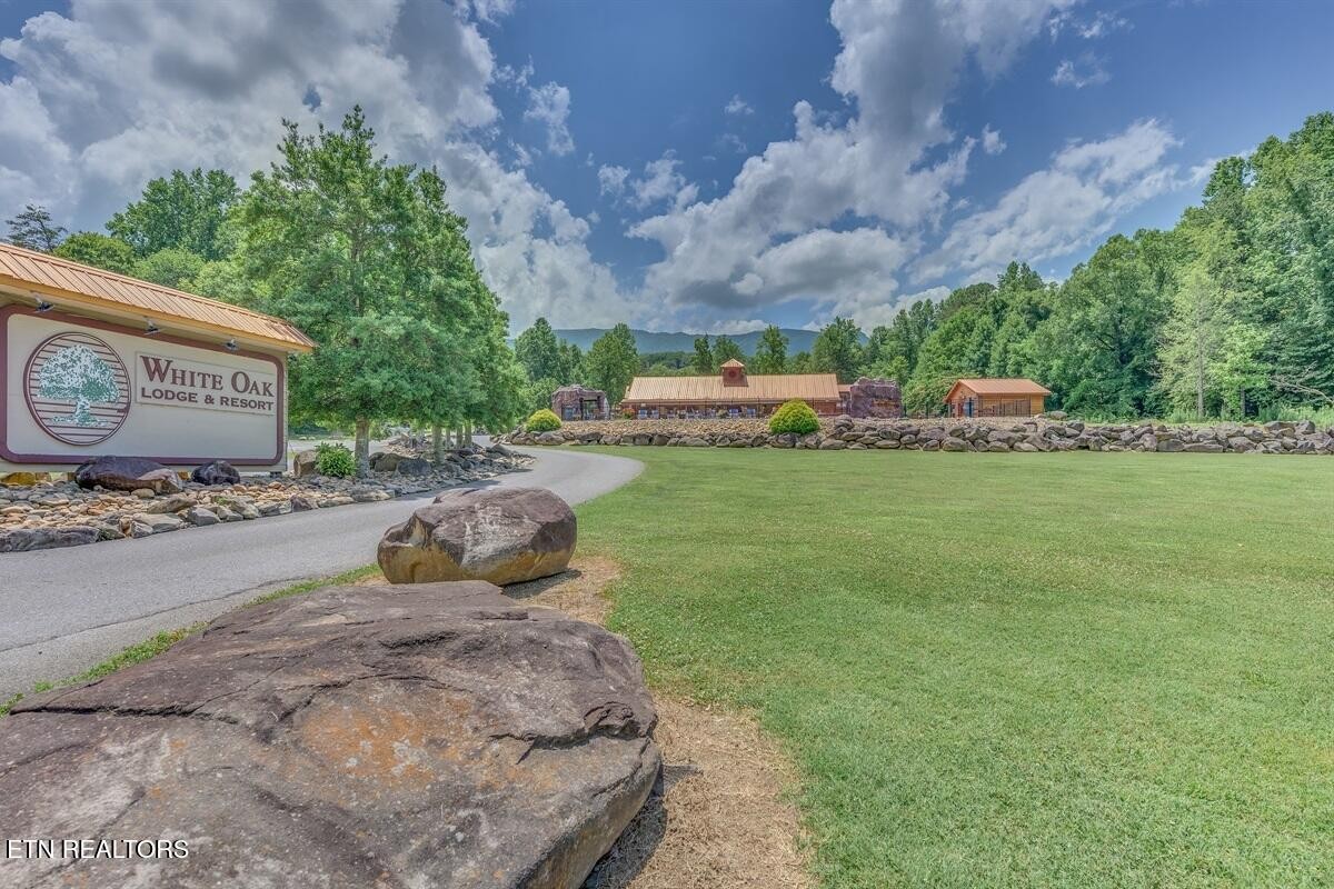 220 Forrest Loop Way