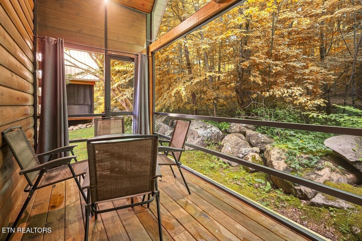 220 Forrest Loop Way