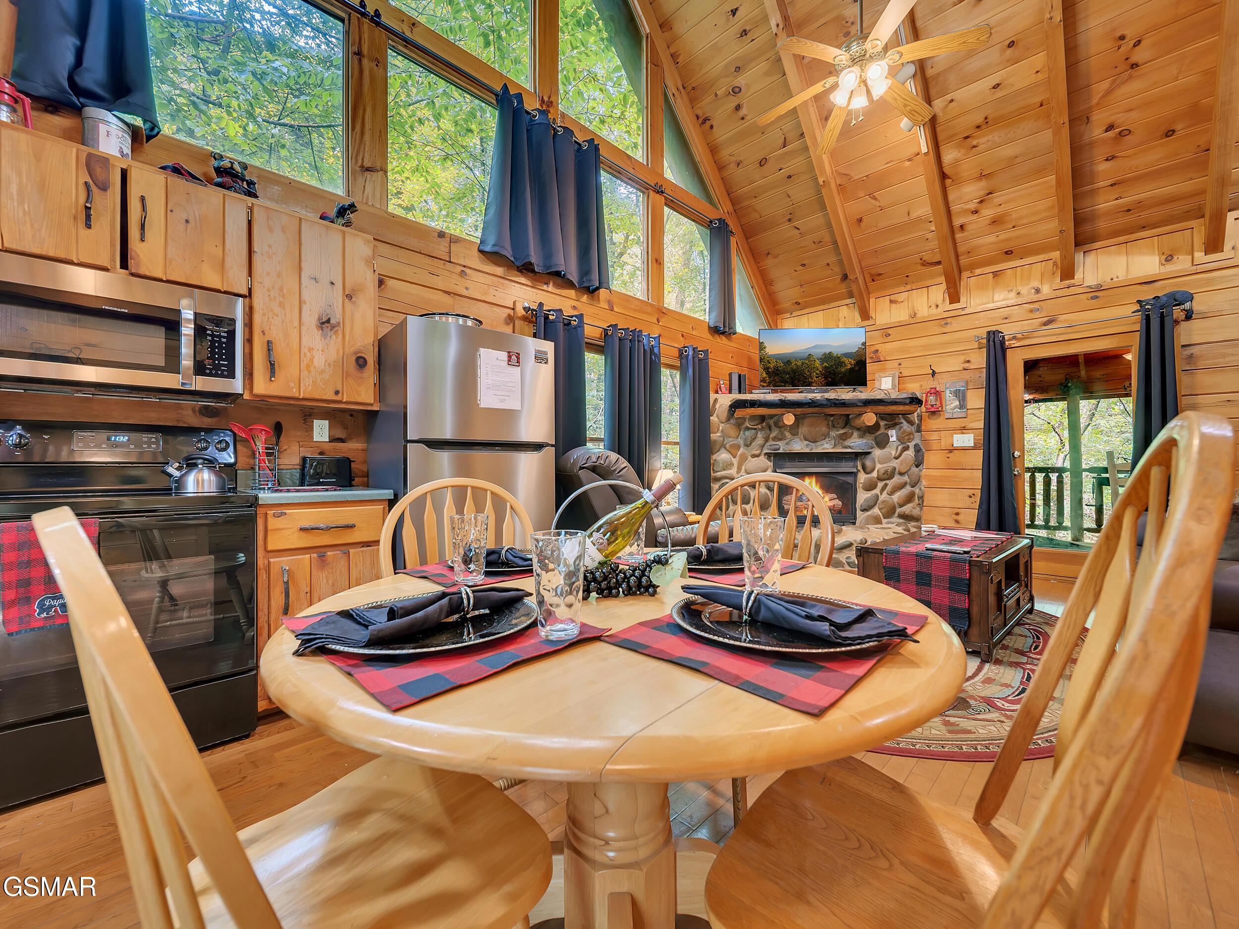 1805 Mossy Trail Trail