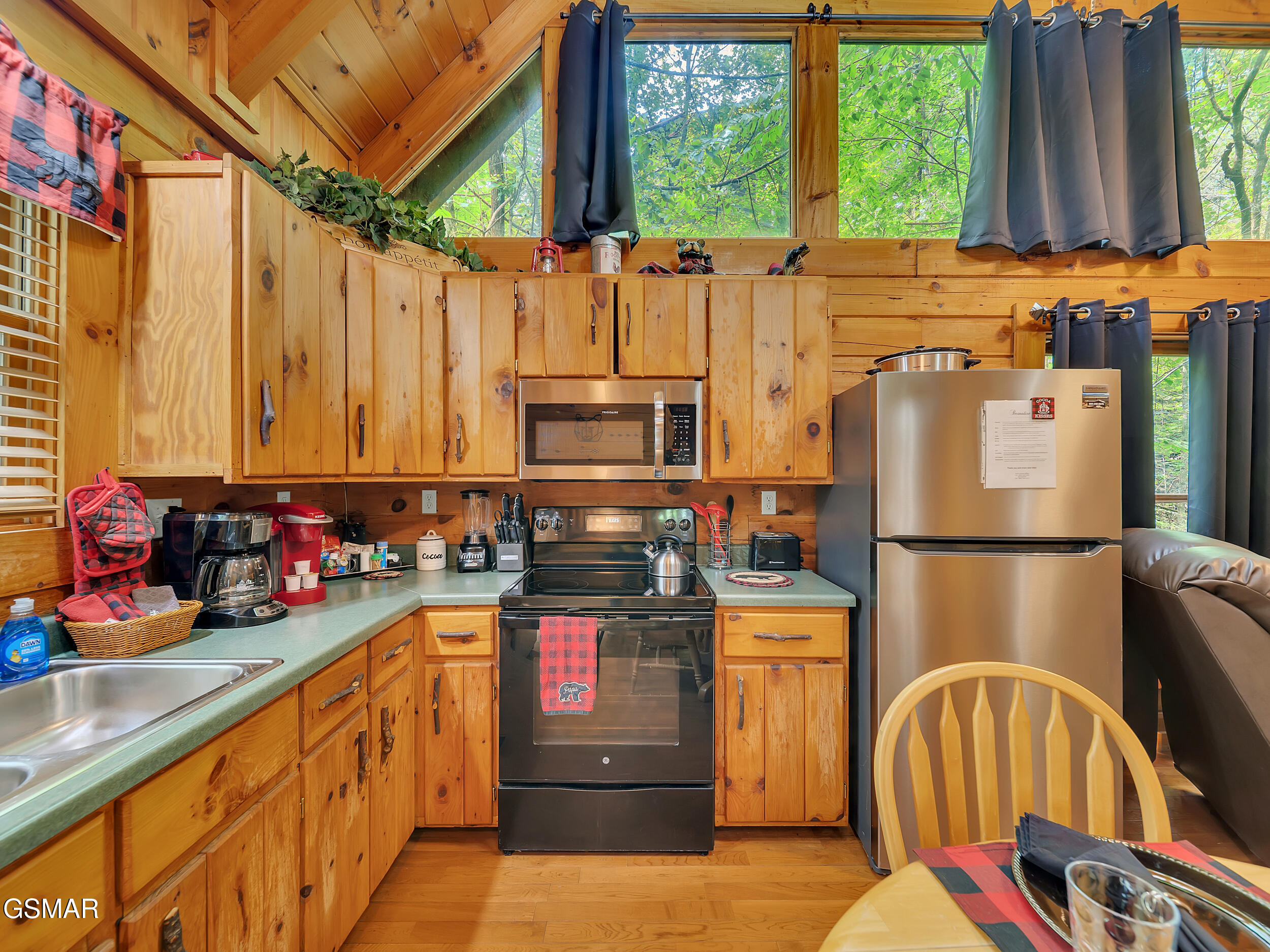 1805 Mossy Trail Trail