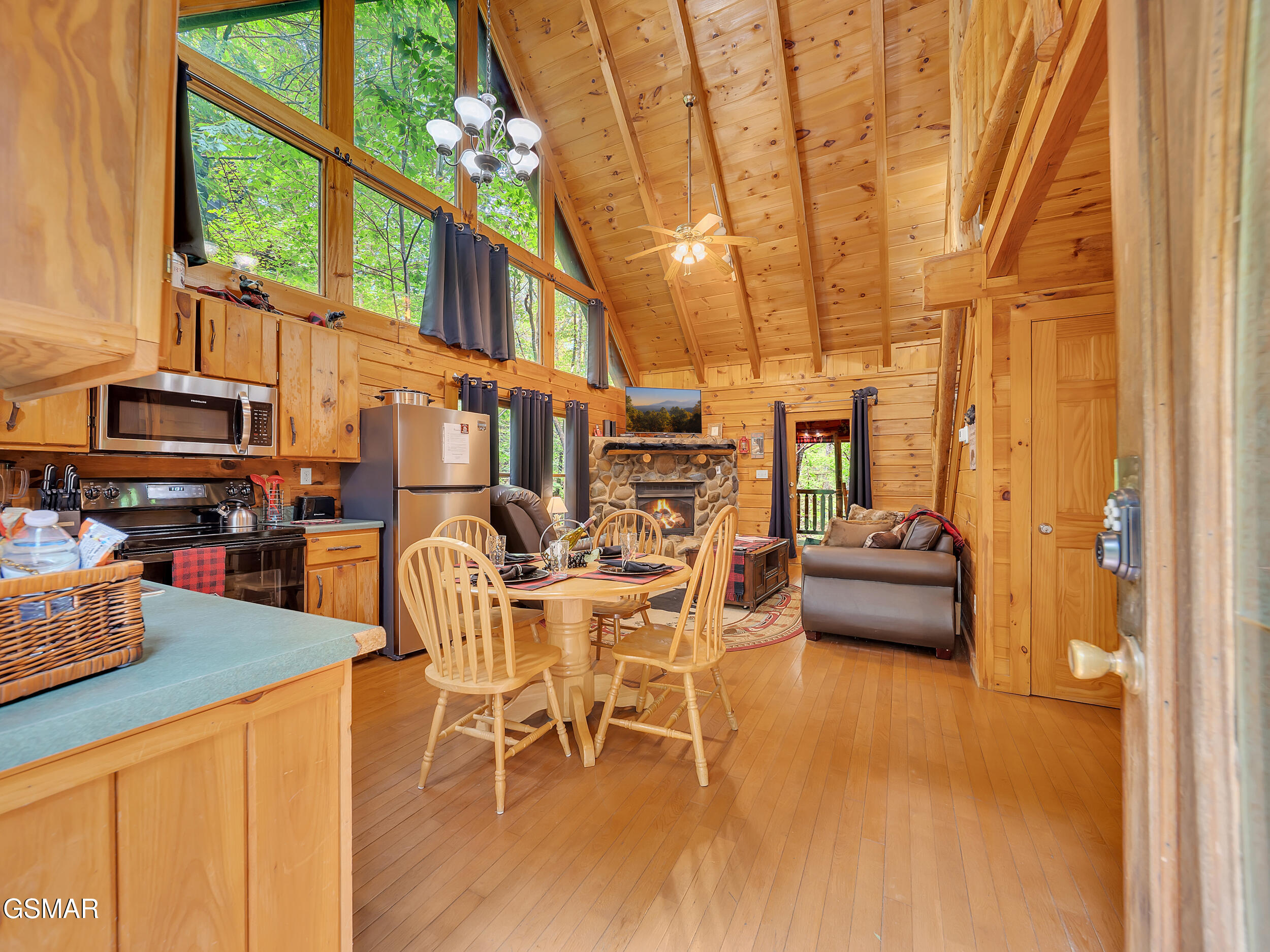 1805 Mossy Trail Trail