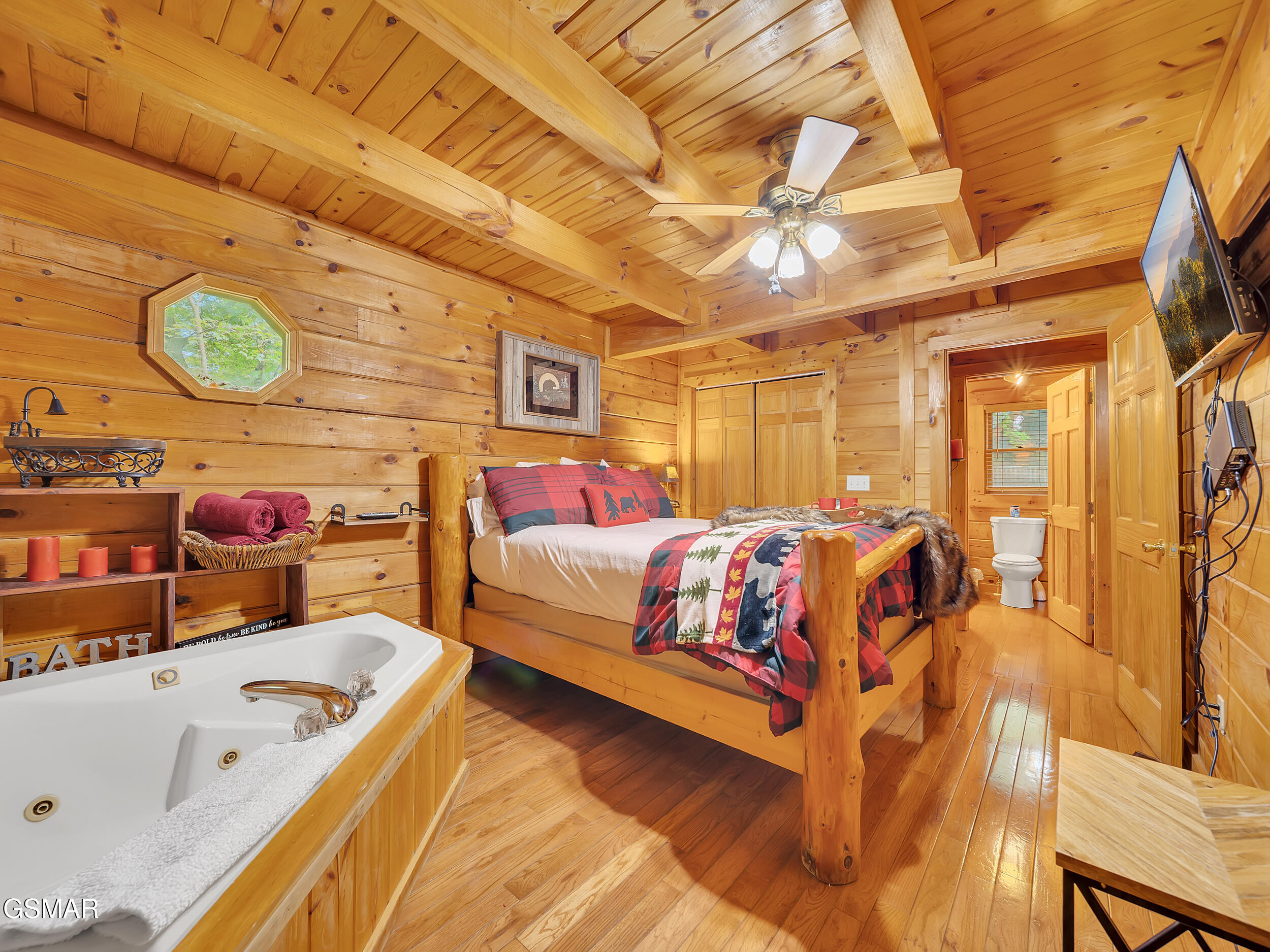 1805 Mossy Trail Trail