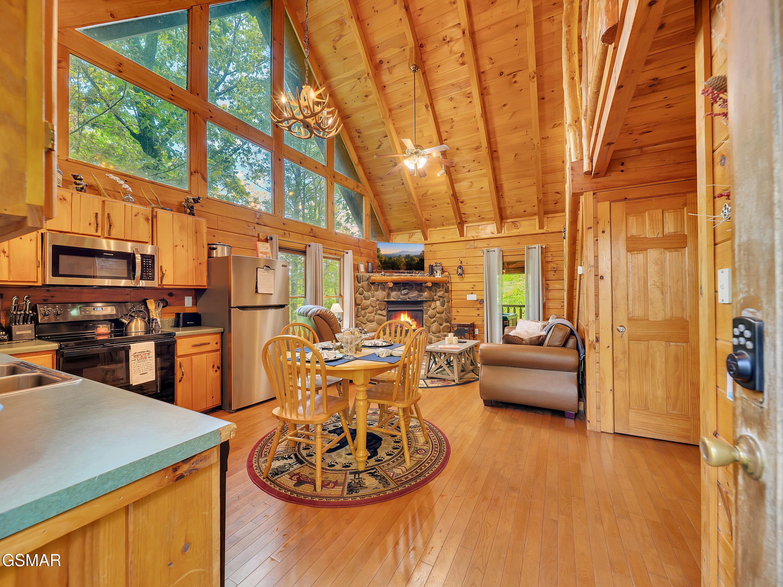 1806 Mossy Trail Trail