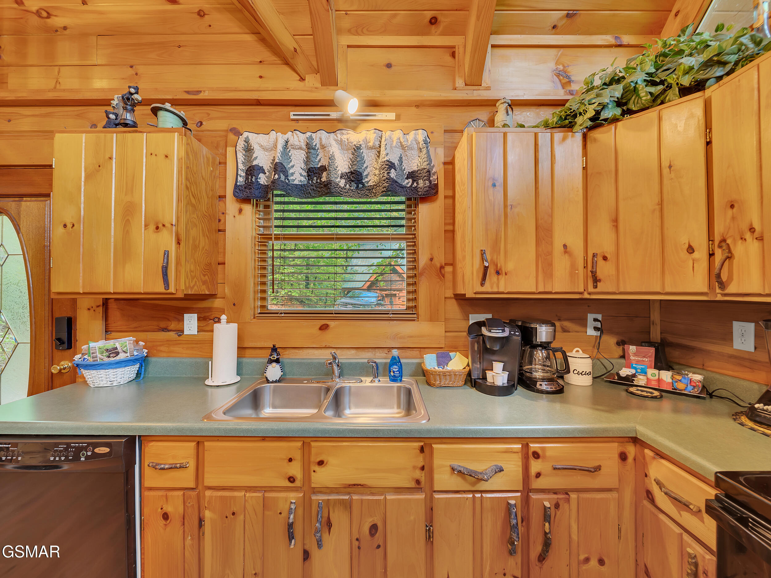 1806 Mossy Trail Trail
