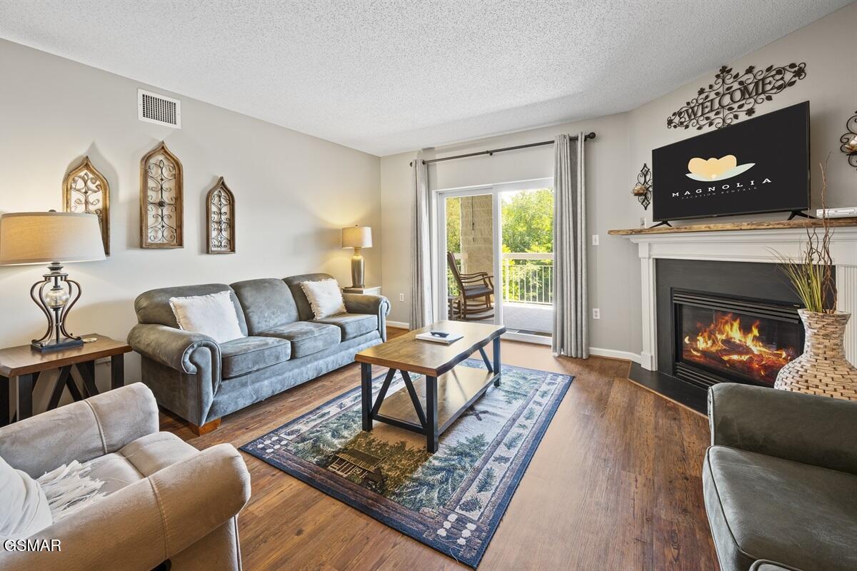 205 Ogle Drive Drive Unit: 422