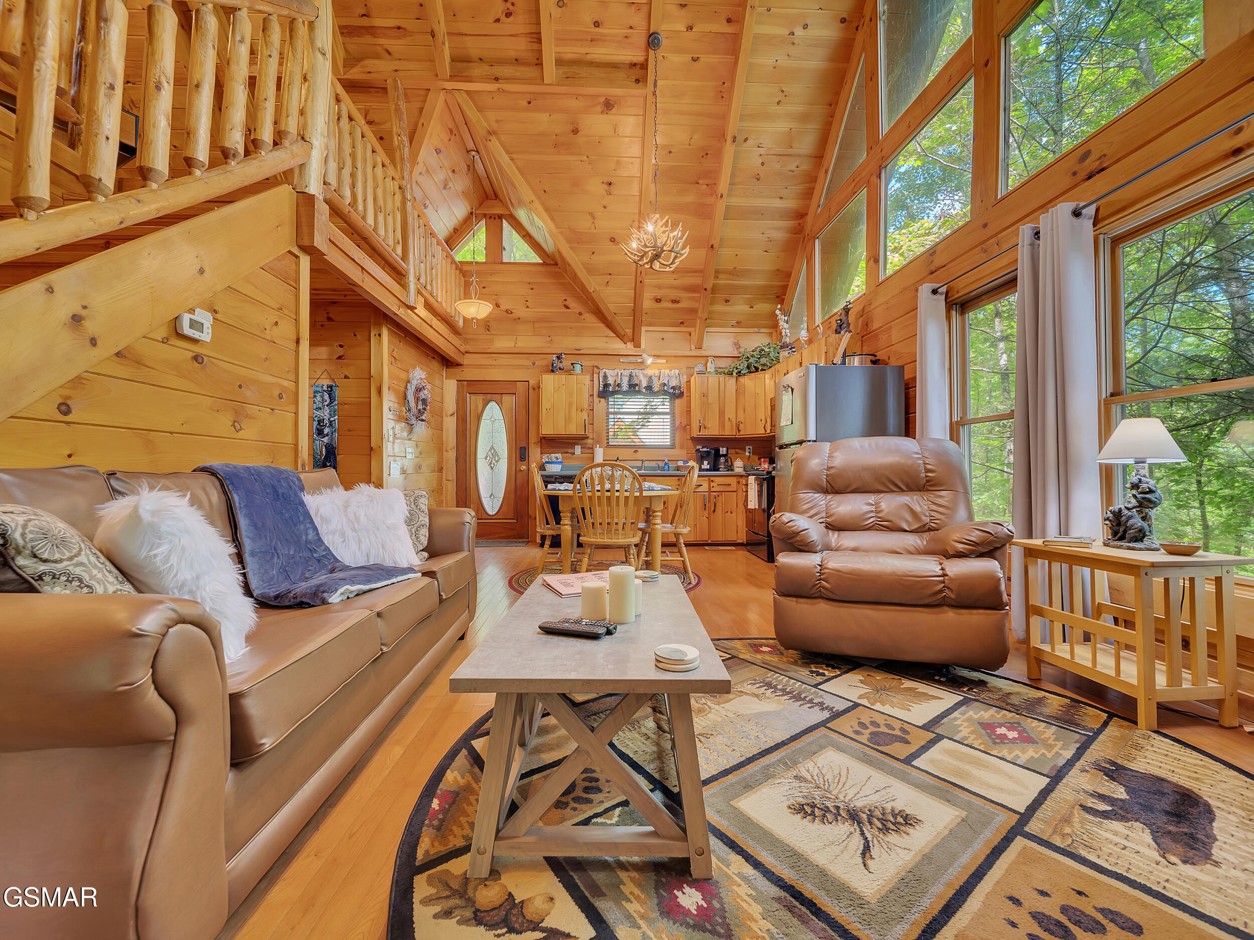 1805,1806 Mossy Trail