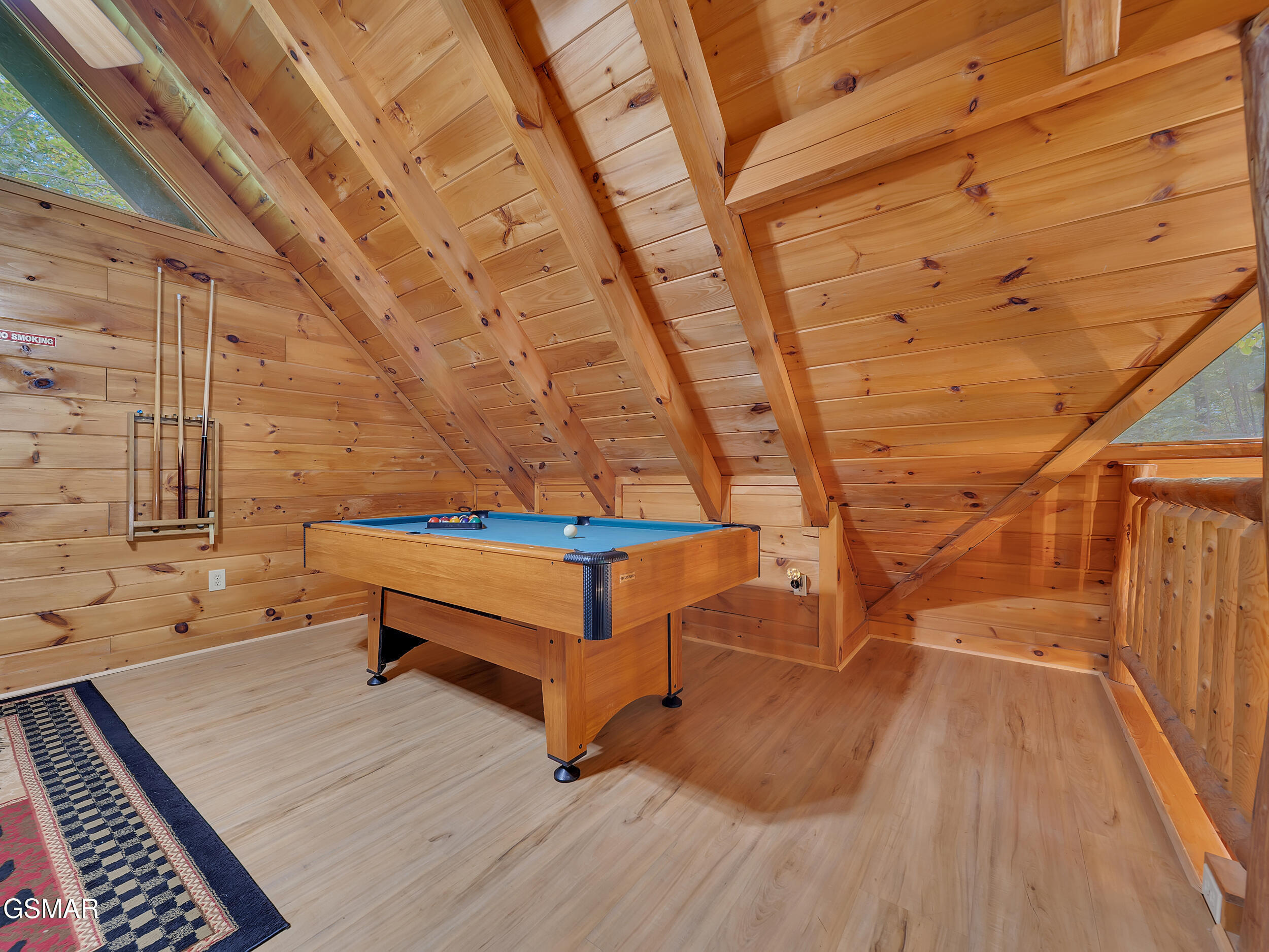 1805,1806 Mossy Trail