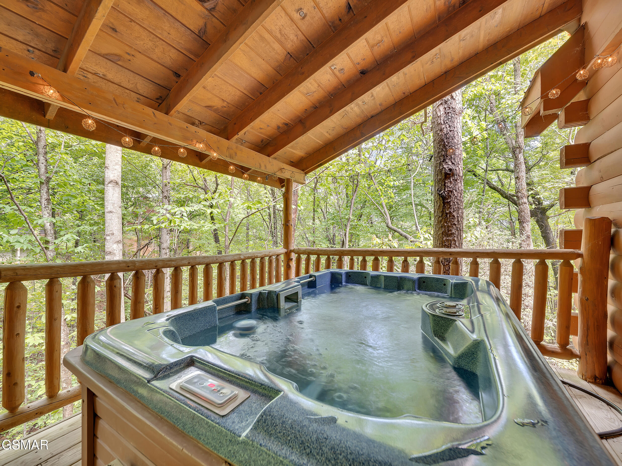 1805,1806 Mossy Trail