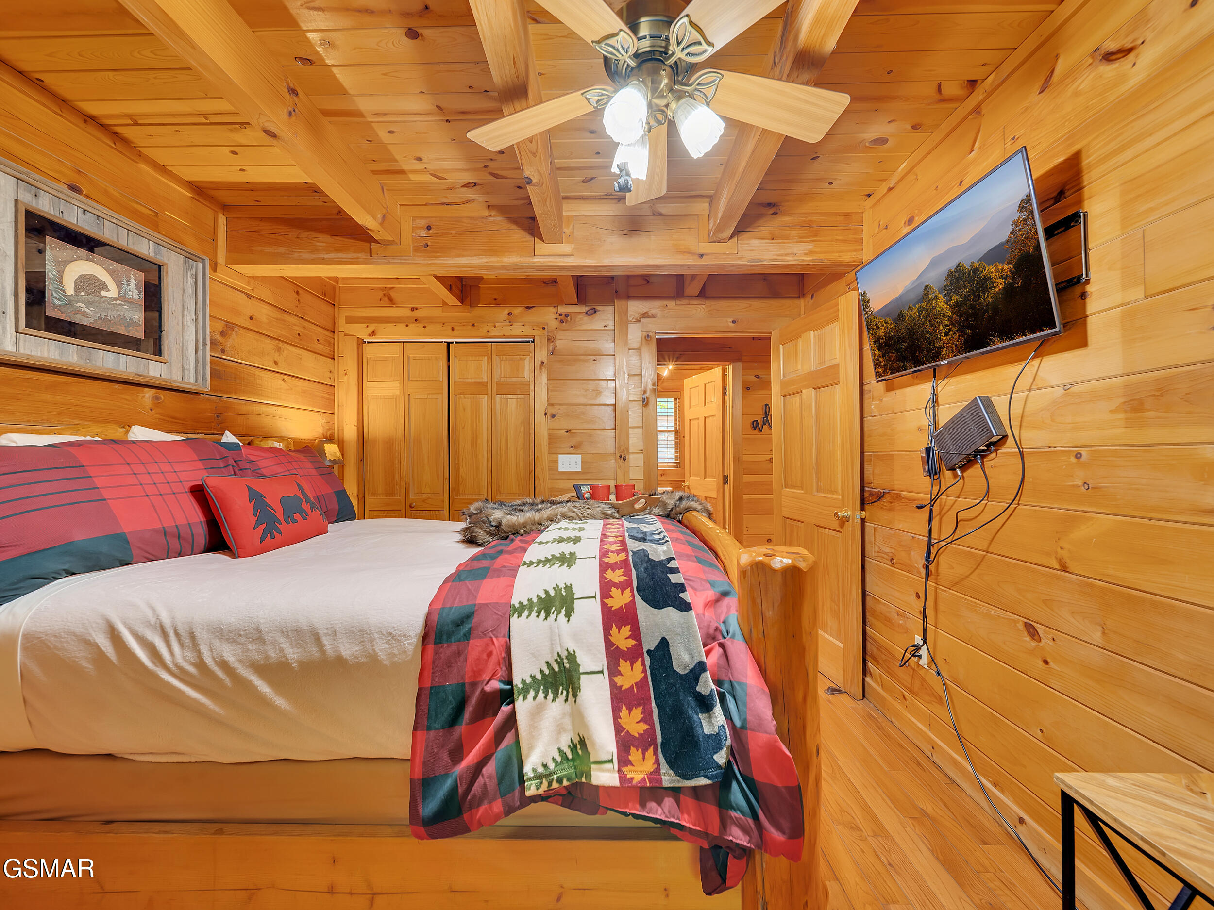 1805,1806 Mossy Trail