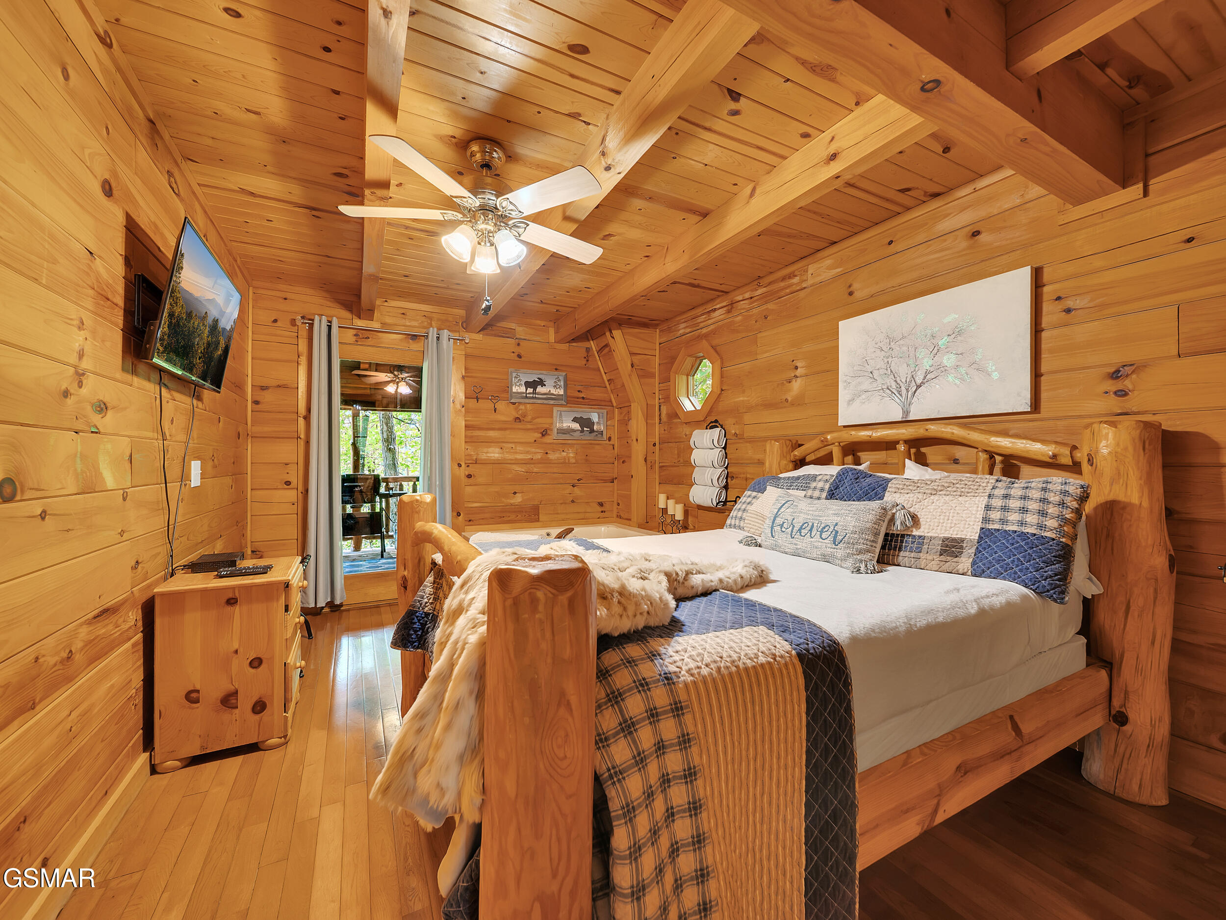 1805,1806 Mossy Trail