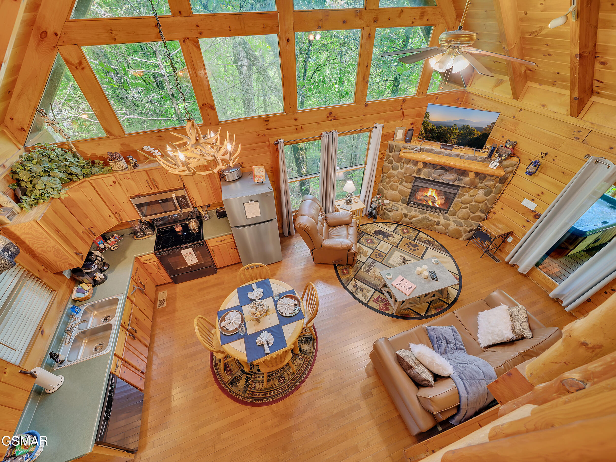 1805,1806 Mossy Trail