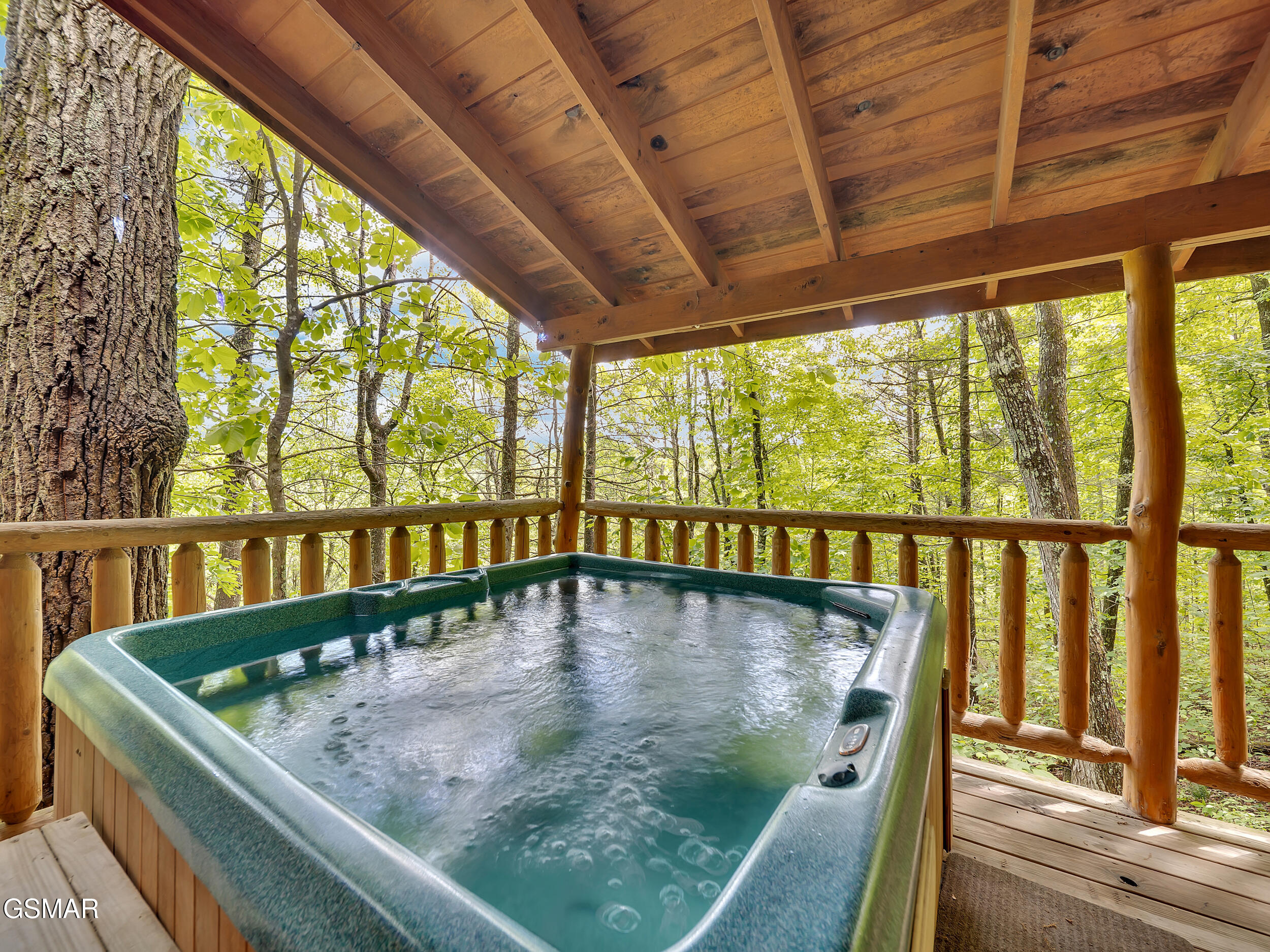 1805,1806 Mossy Trail