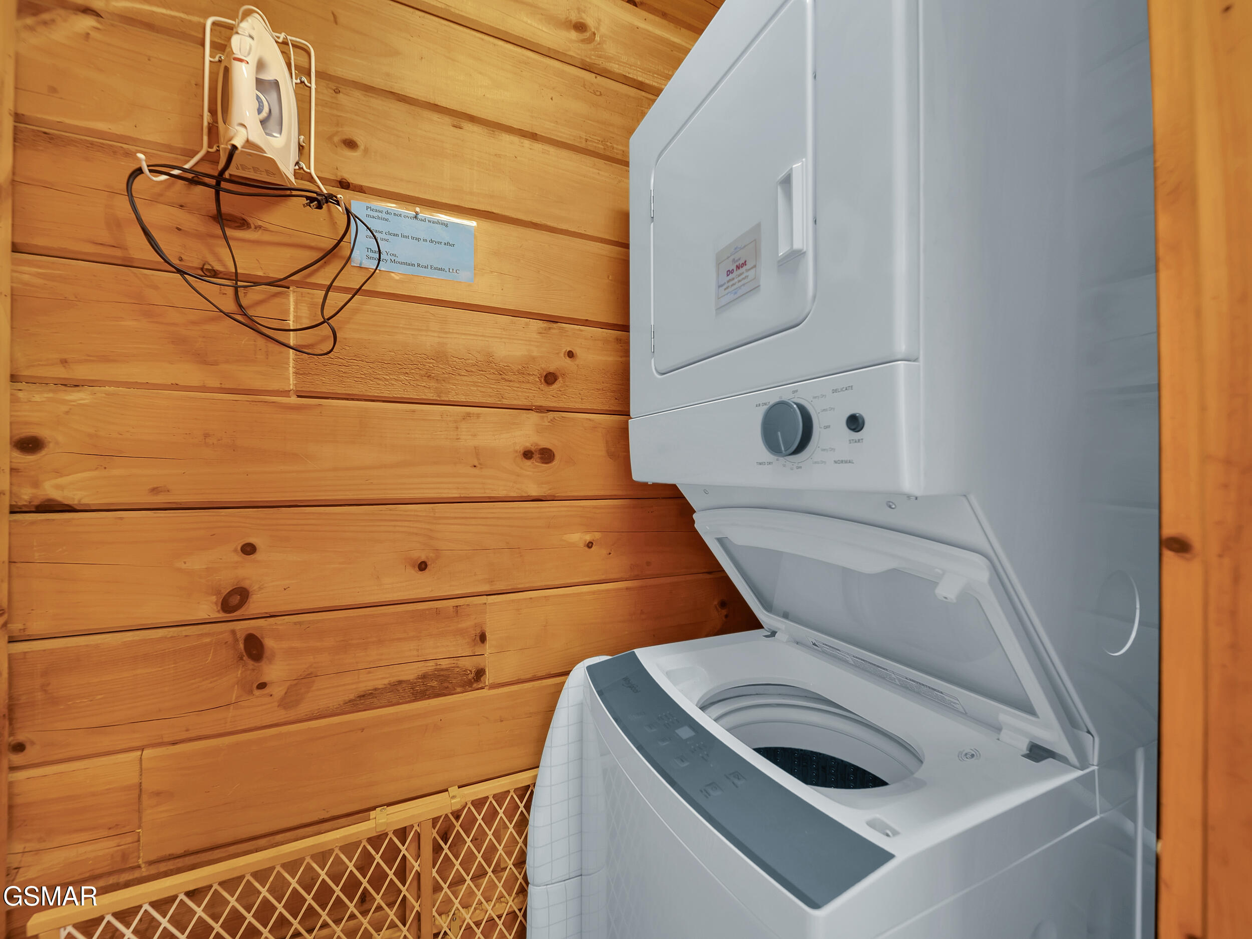 1805,1806 Mossy Trail