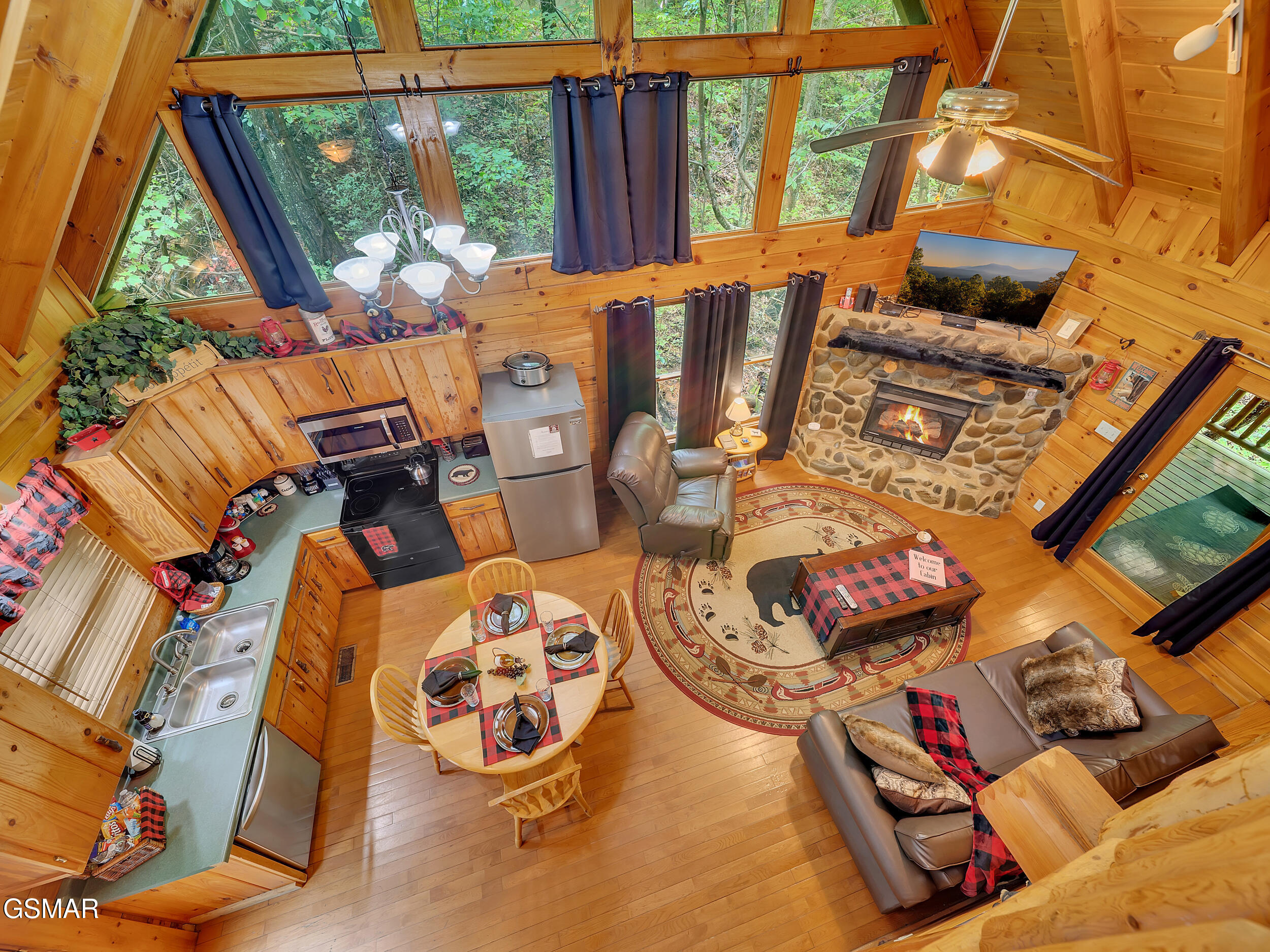 1805,1806 Mossy Trail