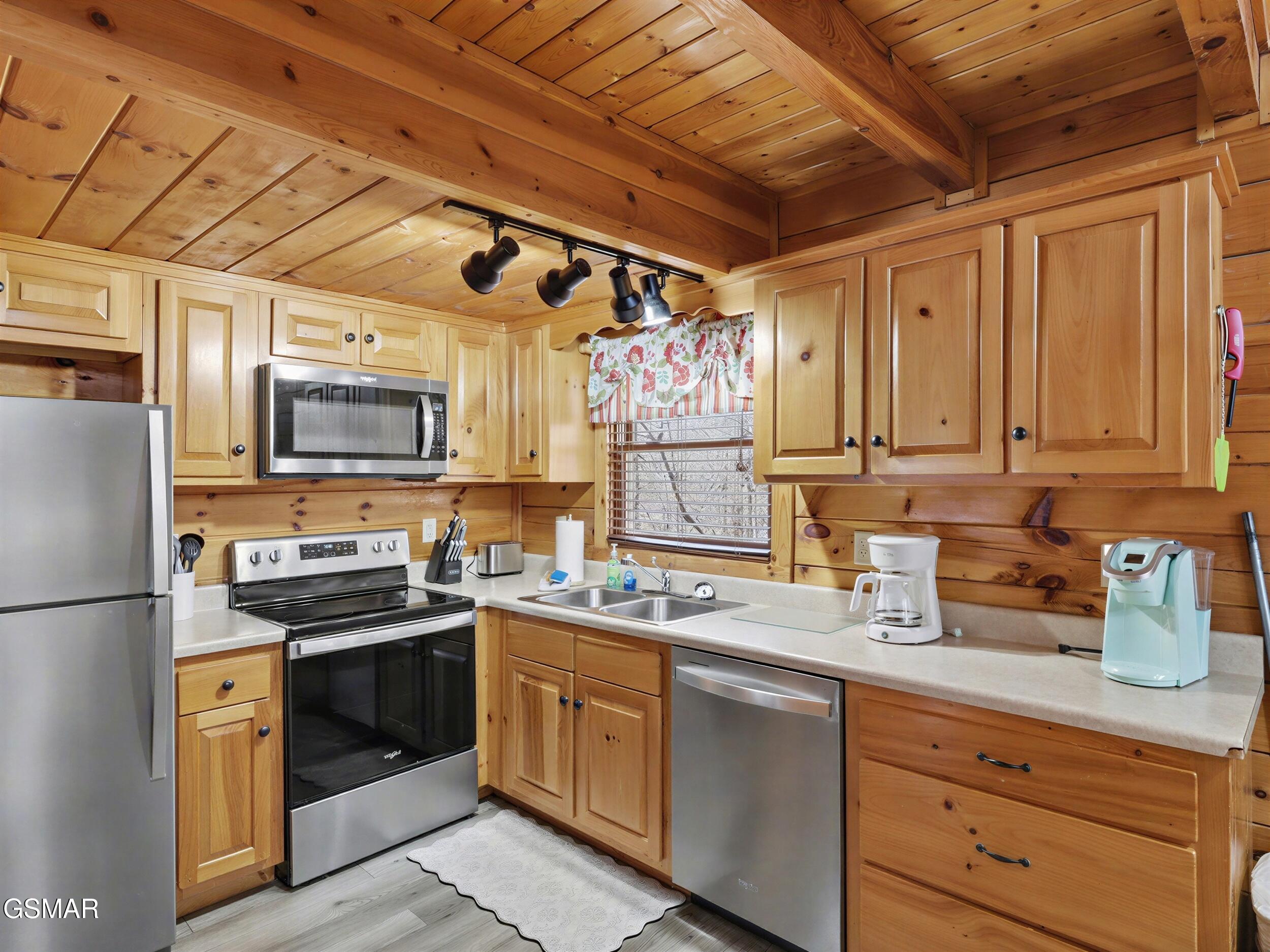 952 Iron Mountain Road Road