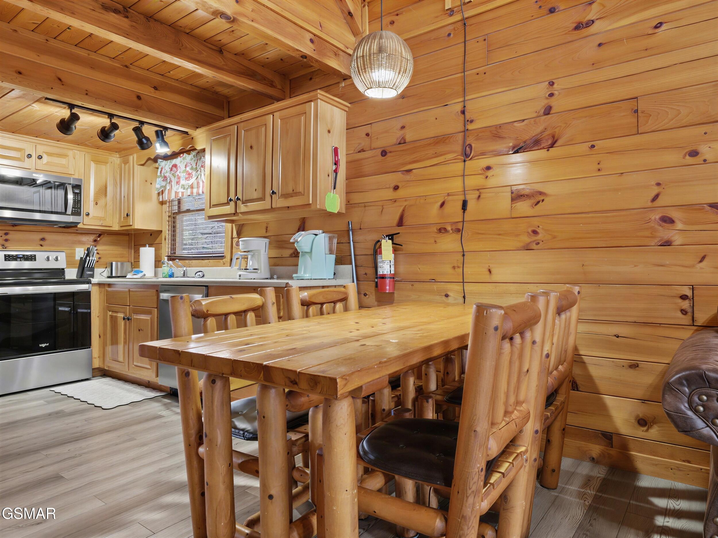 952 Iron Mountain Road Road