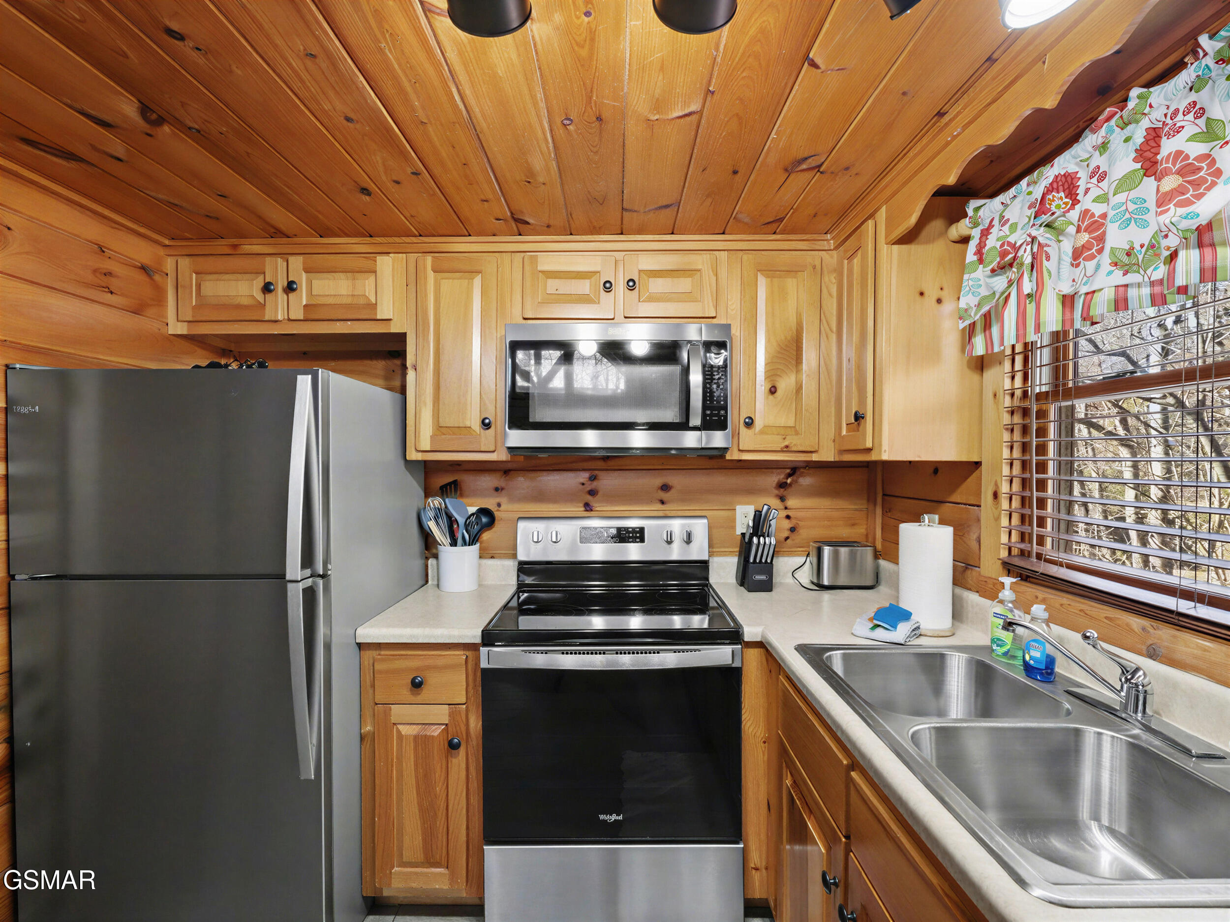 952 Iron Mountain Road Road