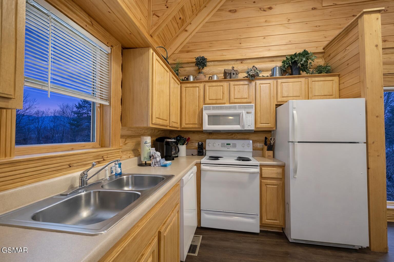 3221 Smoky Ridge Way