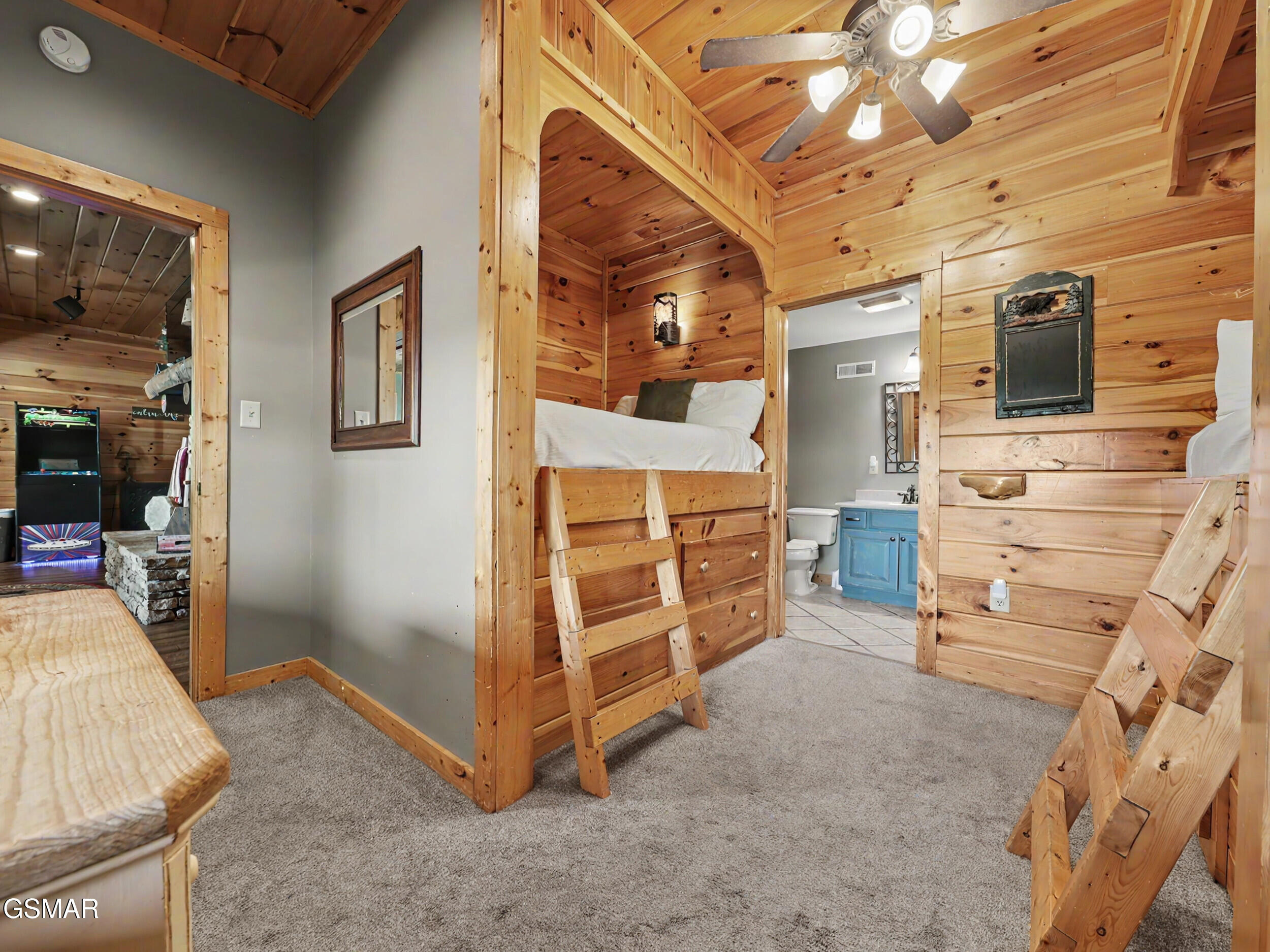 2414 Walnut Cove Way