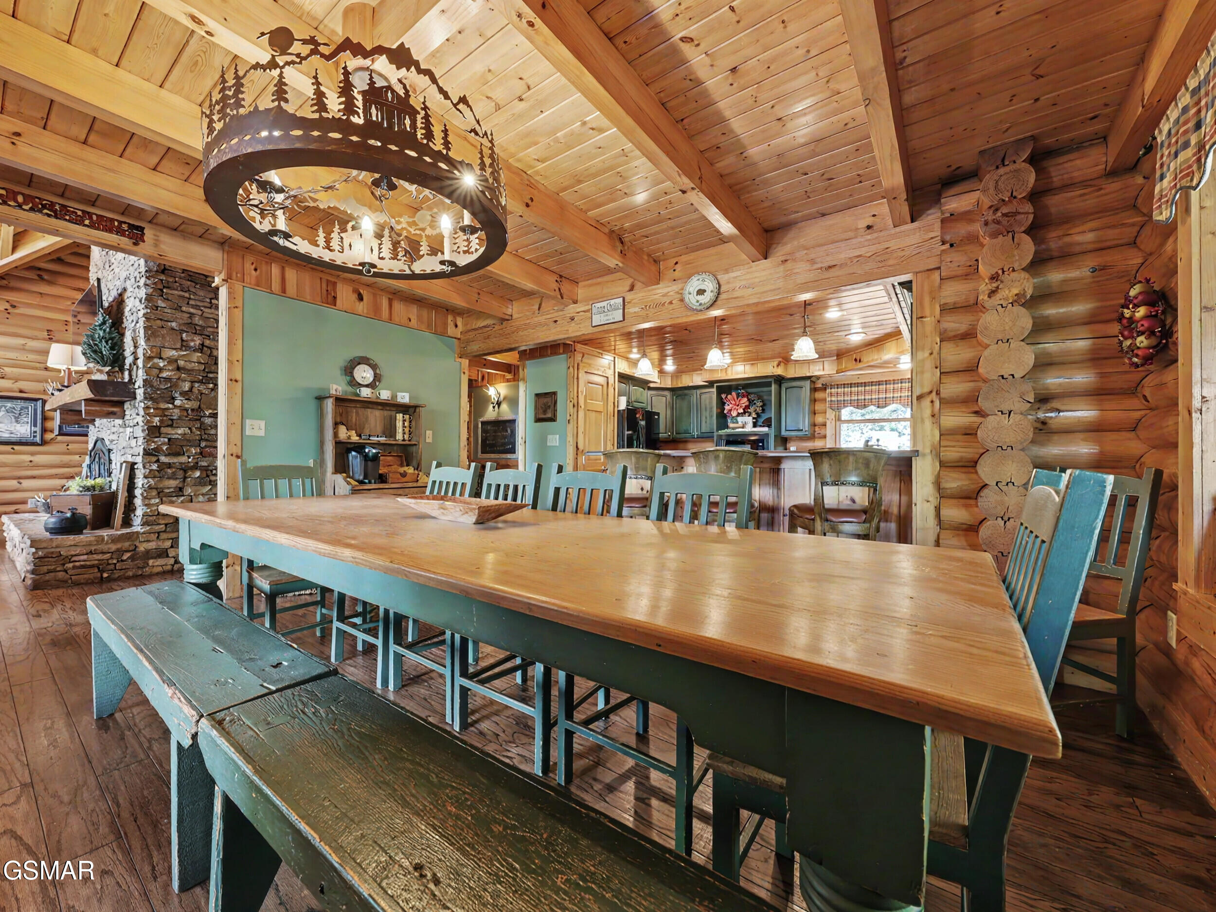 2414 Walnut Cove Way